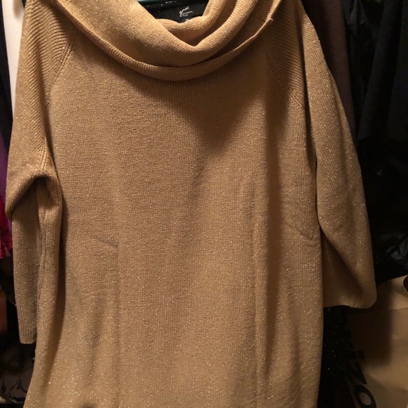 Ladies blouse - Picture 3 of 3